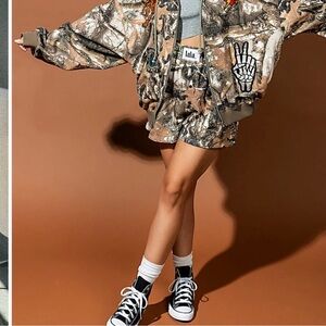 Dressed in lala camouflage print shorts XL